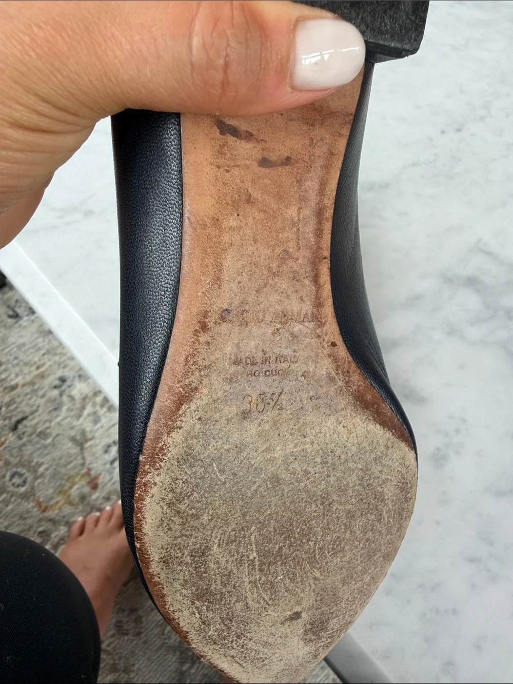 Giorgio Armani Pointed Toe Leather Flats in Black